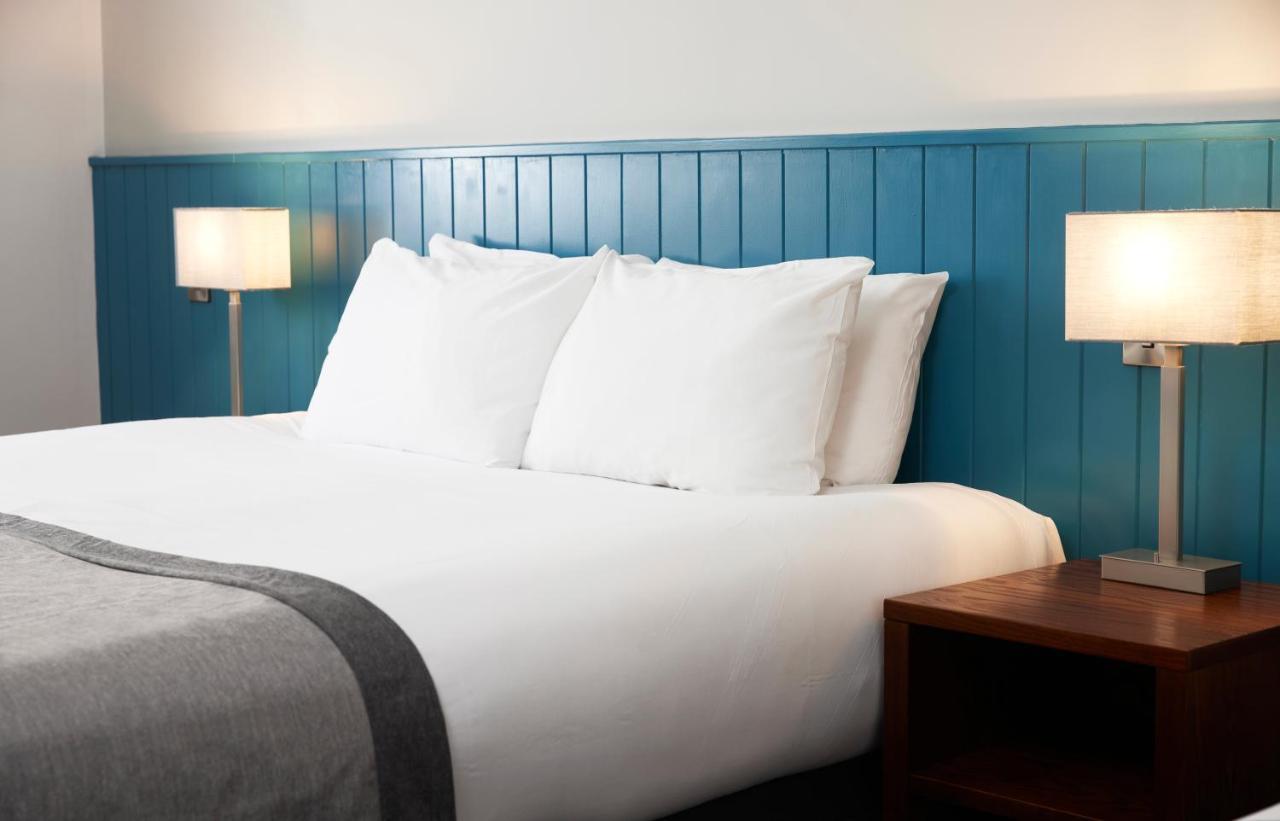 דנסטייבל Highwayman Hotel מראה חיצוני תמונה