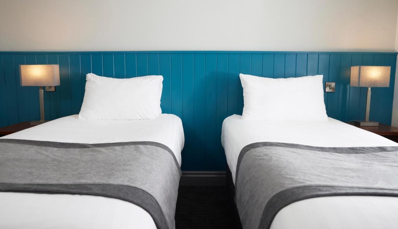 דנסטייבל Highwayman Hotel מראה חיצוני תמונה