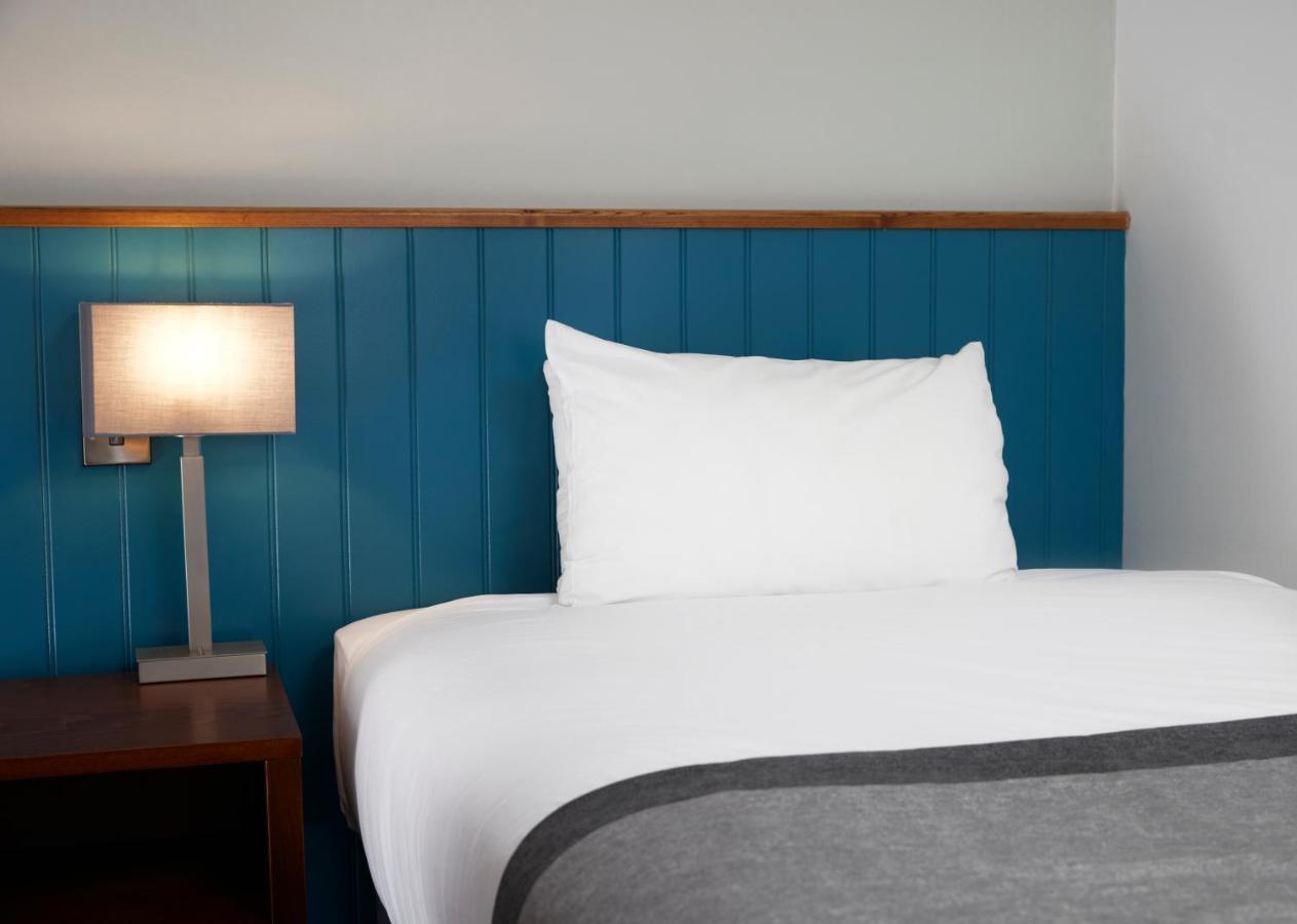 דנסטייבל Highwayman Hotel מראה חיצוני תמונה