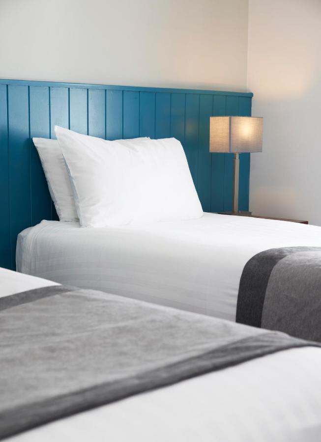 דנסטייבל Highwayman Hotel מראה חיצוני תמונה